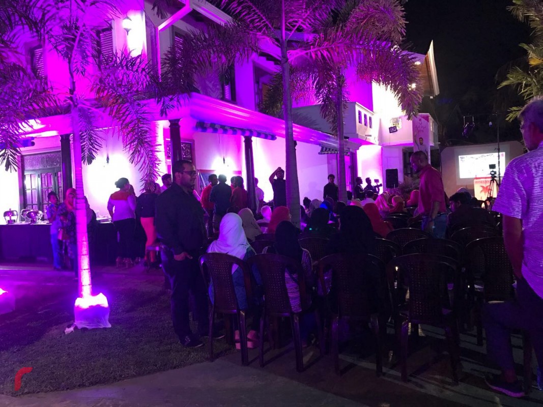 16 އޮކްޓޫބަރު 2017: ލަންކާގައި ޕީޕީއެމްގެ އޮފީހަކާއި ޖަގަހައެއް ހުޅުވުމަށް ބޭއްވި ޙަފްލާގެ ތެރެއިން