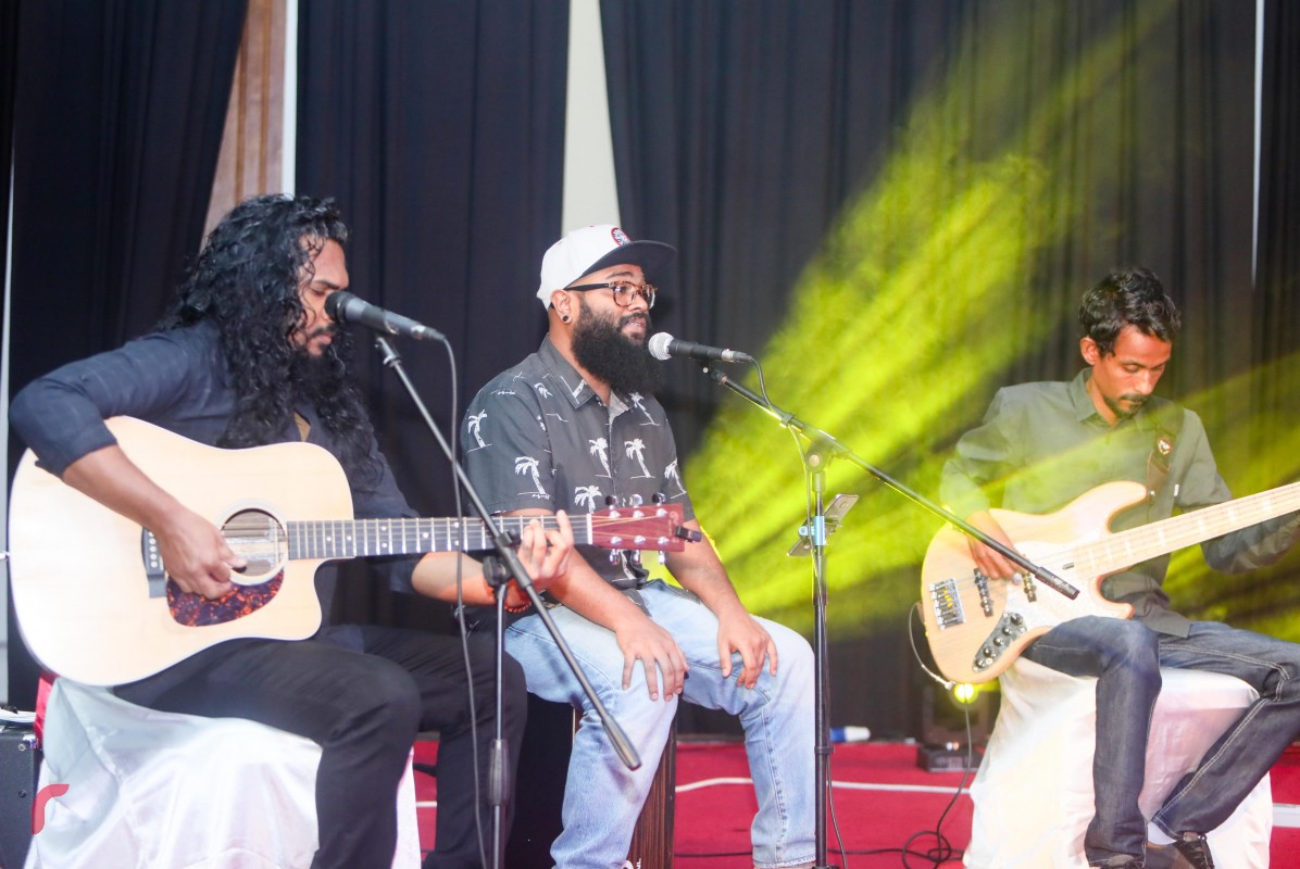 އޮކްޓޫބަރު 20، 2017: ނިއުމާގެ 'ސެލެބްރޭޓިންގް 20" ފާހަގަ ކުރުމަށް ބޭއްވި ހާއްސަ ހަފްލާގެ ތެރެއިން، މި ހަފްލާގައި ނިއުމާ ވަނީ ތިން ސަޕްރައިޒްއެއް ހާމަކޮއްފައި