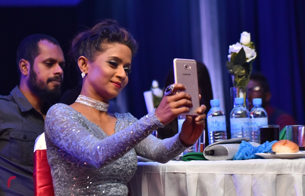 އޮކްޓޫބަރު 20، 2017: ނިއުމާގެ 'ސެލެބްރޭޓިންގް 20" ފާހަގަ ކުރުމަށް ބޭއްވި ހާއްސަ ހަފްލާގެ ތެރެއިން، މި ހަފްލާގައި ނިއުމާ ވަނީ ތިން ސަޕްރައިޒްއެއް ހާމަކޮއްފައި