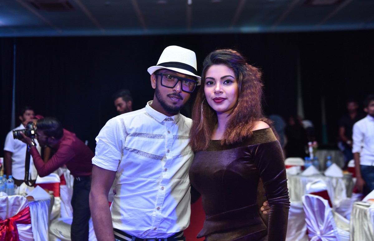 އޮކްޓޫބަރު 20، 2017: ނިއުމާގެ 'ސެލެބްރޭޓިންގް 20" ފާހަގަ ކުރުމަށް ބޭއްވި ހާއްސަ ހަފްލާގެ ތެރެއިން، މި ހަފްލާގައި ނިއުމާ ވަނީ ތިން ސަޕްރައިޒްއެއް ހާމަކޮއްފައި