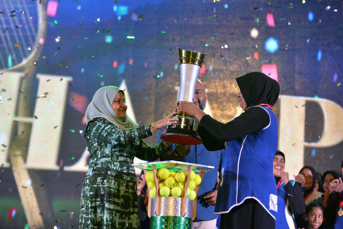 އޮކްޓޫބަރު 27، 2017: ފަސްޓްލޭޑީ ބަށިބޯޅަ ޗެމްޕިއަންޝިޕްގެ ފައިނަލްގައި ވާދަކުރި ކ. މާފުށި ބަށި ޓީމް އަދި ފ. ފީއަލީ ބަށި ޓީމް ފައިނަލްގައި ވާދަކުރަނީ، ބަށި މުބާރާތުގެ ޗެމްޕިއަންކަން ހޯދާފައި ވަނީ ފ.ފީއަލީ ބަށި ޓީމް