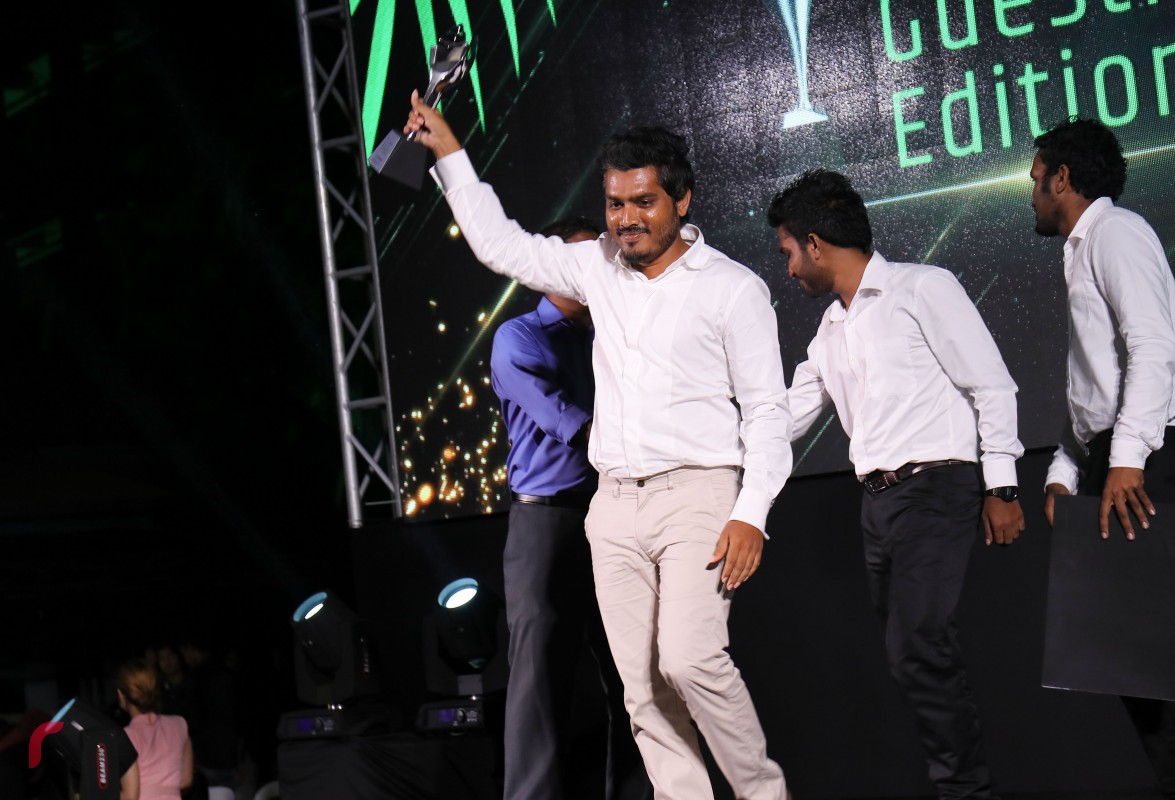 އޮކްޓޫބަރު 30، 2017: މަޓާޓޯ މޯލްޑިވްސް ޓްރެވަލް އެވޯޑްސްގެ ގެސްޓް ހައުސް އެޑިޝަންގެ އެވޯޑްތައް ދިނުމަށް މާފުށީގައި ބޭއްވި ހަފްލާގެ ތެރެއިން