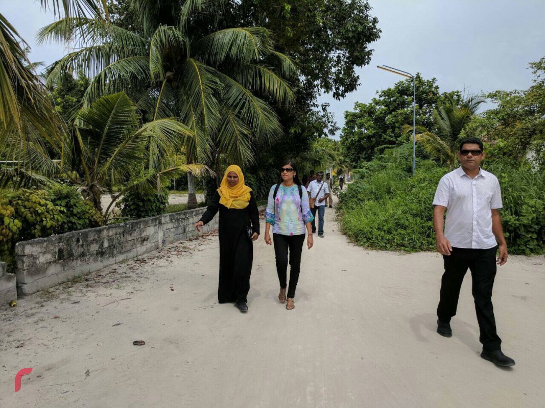 ނޮވެމްބަރު 2، 2017: އެމްޑީޕީގެ އިސްވެރިންނާއި ގުޅިފައިވާ އިއްތިހާދުގެ މެމްބަރުން ހިމޭނޭގޮތަށް ހއ.އަތޮޅަށް ކުރަށްވަމުން ގެންދަވާ ދަތުރުގެ ތެރެއިން