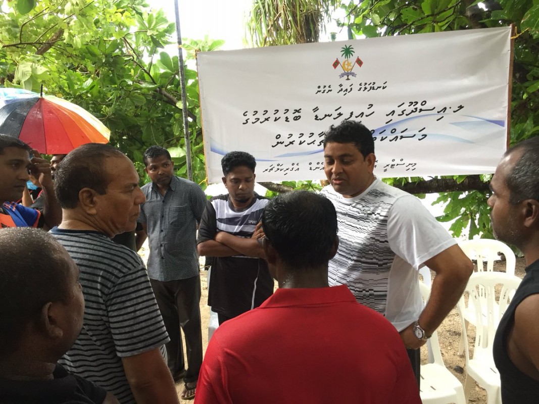 ނޮވެމްބަރު 6، 2017: މިނިސްޓަރު ޝައިނީ ވަނީ ހުއިފިލަނޑާ އާލާ ކުރާ ފަރާތްތަކާ ބައްދަލުކުރައްވާފައި