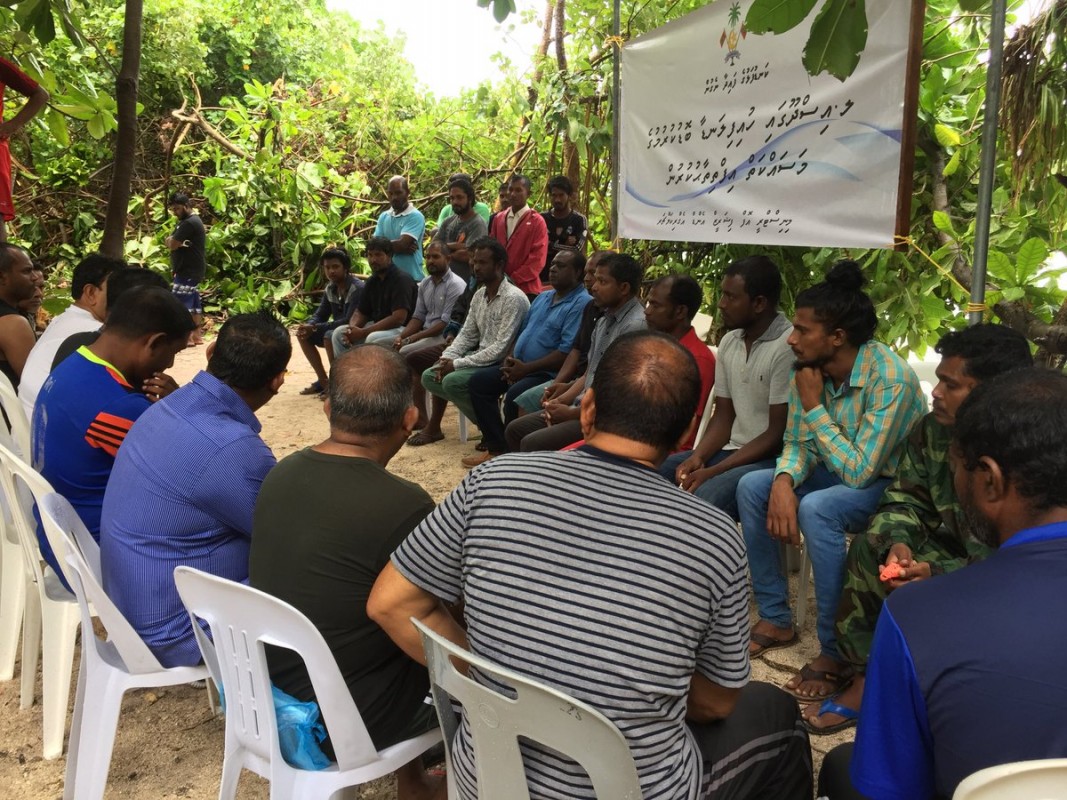 ނޮވެމްބަރު 6، 2017: މިނިސްޓަރު ޝައިނީ ވަނީ ހުއިފިލަނޑާ އާލާ ކުރާ ފަރާތްތަކާ ބައްދަލުކުރައްވާފައި