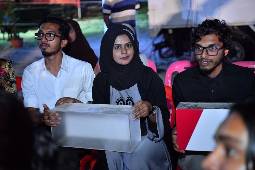 ނޮވެމްބަރު 19، 2017: ހުޅުމާލޭ ދެވަނަ ފިޔަވަހީގެ ފްލެޓްތަކުގެ ބިންގާ އެޅުމަށް ބޭއްވި ރަސްމިއްޔާތުގެ ތެރެއިން