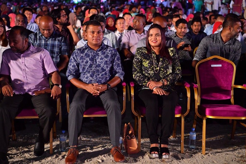 ނޮވެމްބަރު 19، 2017: ހުޅުމާލޭ ދެވަނަ ފިޔަވަހީގެ ފްލެޓްތަކުގެ ބިންގާ އެޅުމަށް ބޭއްވި ރަސްމިއްޔާތުގެ ތެރެއިން