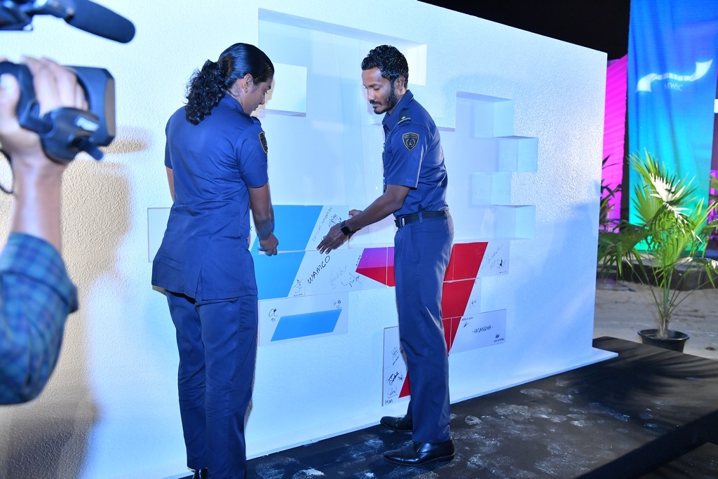 ނޮވެމްބަރު 19، 2017: ހުޅުމާލޭ ދެވަނަ ފިޔަވަހީގެ ފްލެޓްތަކުގެ ބިންގާ އެޅުމަށް ބޭއްވި ރަސްމިއްޔާތުގެ ތެރެއިން