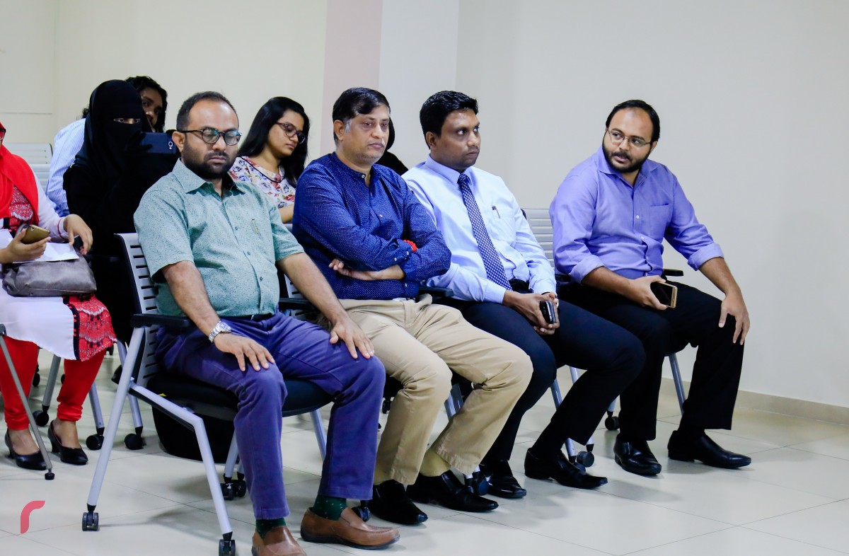 ނޮވެމްބަރު 20، 2017: އަލްޝާލީ މެރިން މޯލްޑިވްސް އާއި ޑޫސާން އިންބޯޑް މެރިން އިންޖީނު ވިއްކާ ވީއޭއެމްކޯ އިން ގުޅިގެން މަސައްކަތް ކުރުމަށް އެމްއޯޔޫގައި ސޮއި ކުރުމަށް ބޭއްވި ރަސްމިއްޔާތުގެ ތެރެއިން--. ފޮޓޯ: މުހައްމަދު ޝަރުހާން/ ރާއްޖެ އެމްވީ