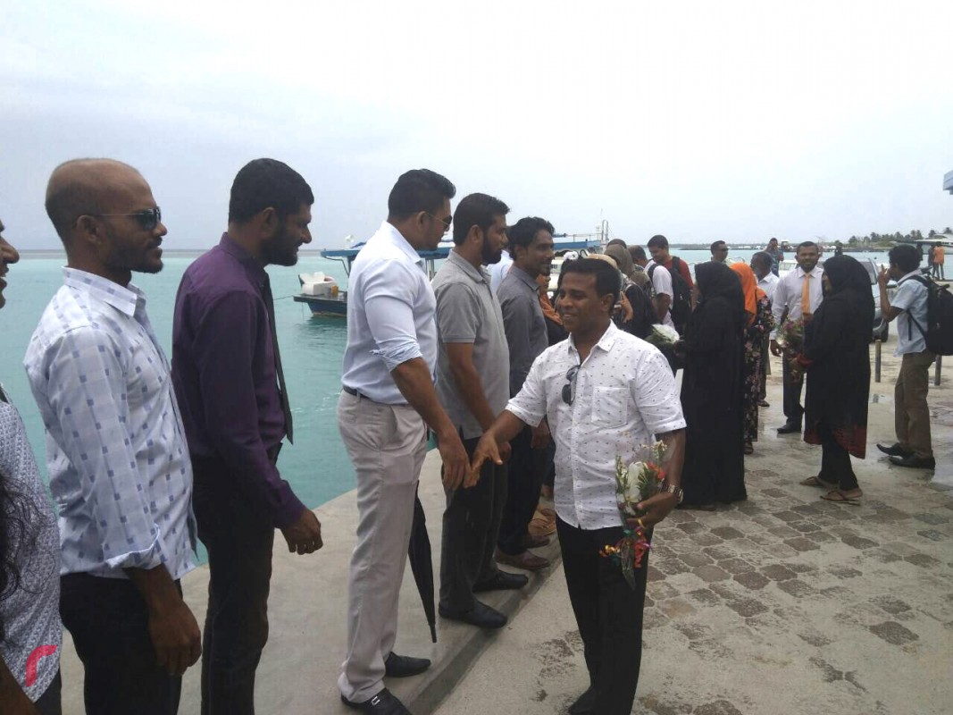 ނޮވެމްބަރު 23، 2017: ގުޅިފައިވާ ސިޔާސީ ޕާޓީތަކުގެ މެމްބަރުންނަށް ގދ. ތިނަދޫ އިން ވަނީ ހޫނު މަރުހަބާއެއް ކިޔާފައި