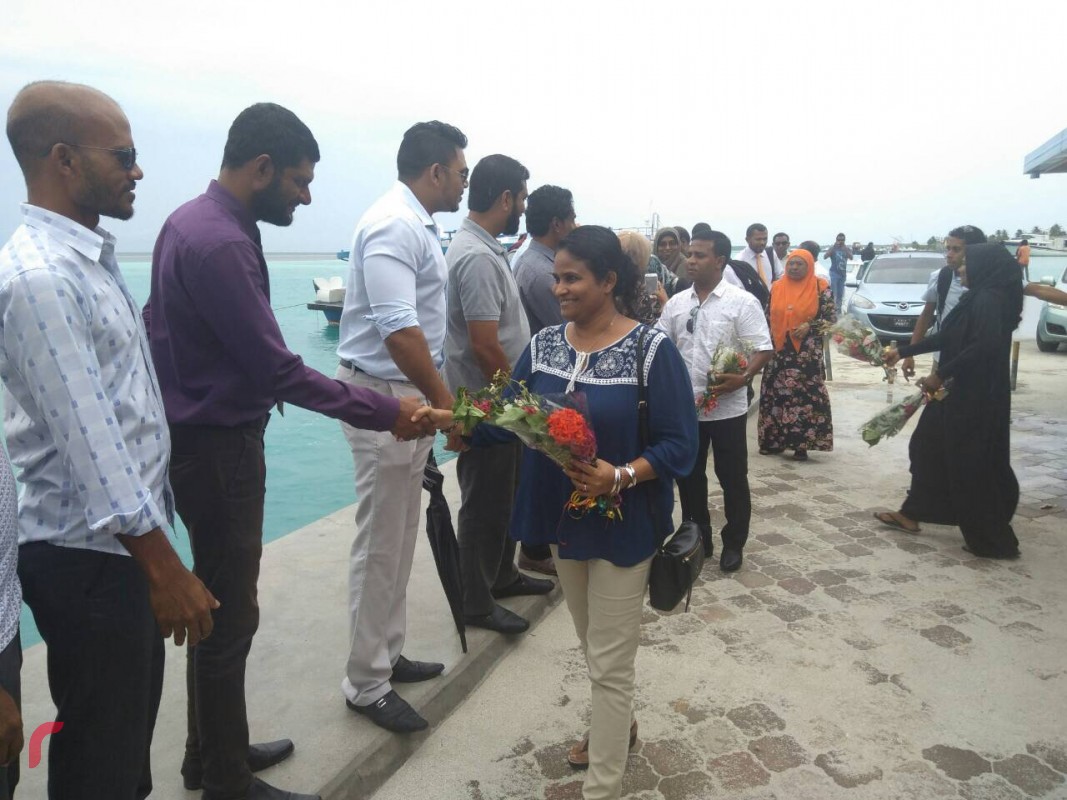 ނޮވެމްބަރު 23، 2017: ގުޅިފައިވާ ސިޔާސީ ޕާޓީތަކުގެ މެމްބަރުންނަށް ގދ. ތިނަދޫ އިން ވަނީ ހޫނު މަރުހަބާއެއް ކިޔާފައި