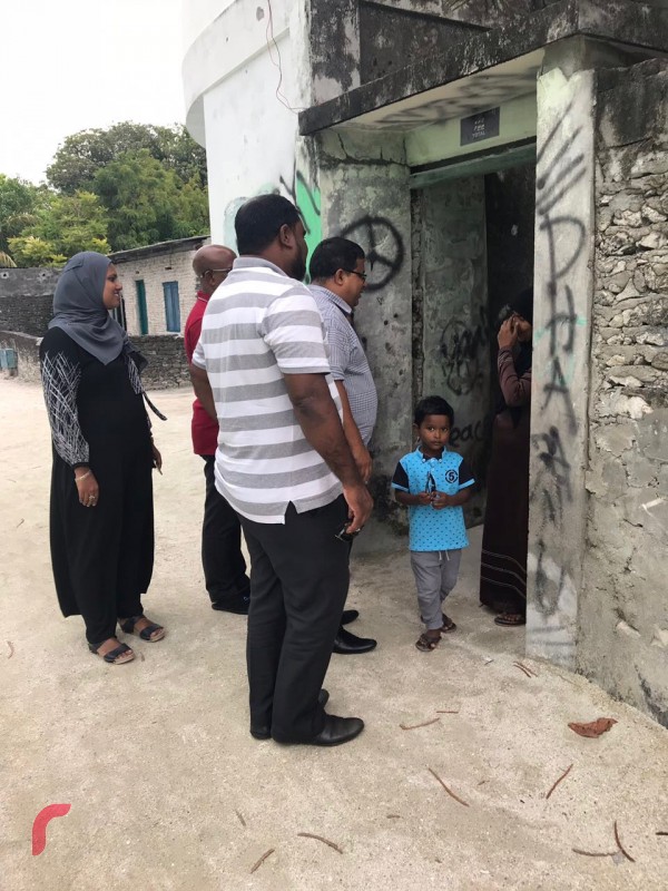 ނޮވެމްބަރު 24، 2017: ގދ. ތިނަދޫގައި ގުޅިފައިވާ ޕާޓީތަކުން ހިންގި ހަރަކާތްތަކުގެ ތެރެއިން ދޮރުން ދޮރަށް ހިނގުން، މި ހަރަކާތުގައި ރައްޔިތުންގެ ހާލު އޮޅުންފިލުވައި ރައްޔިތުންނަށް ދިމާވެފައިވާ ދަތިތަކާއި ބެހޭގޮތުން މައުލޫމާތު ވަނީ ސާފުކޮށްފައި.