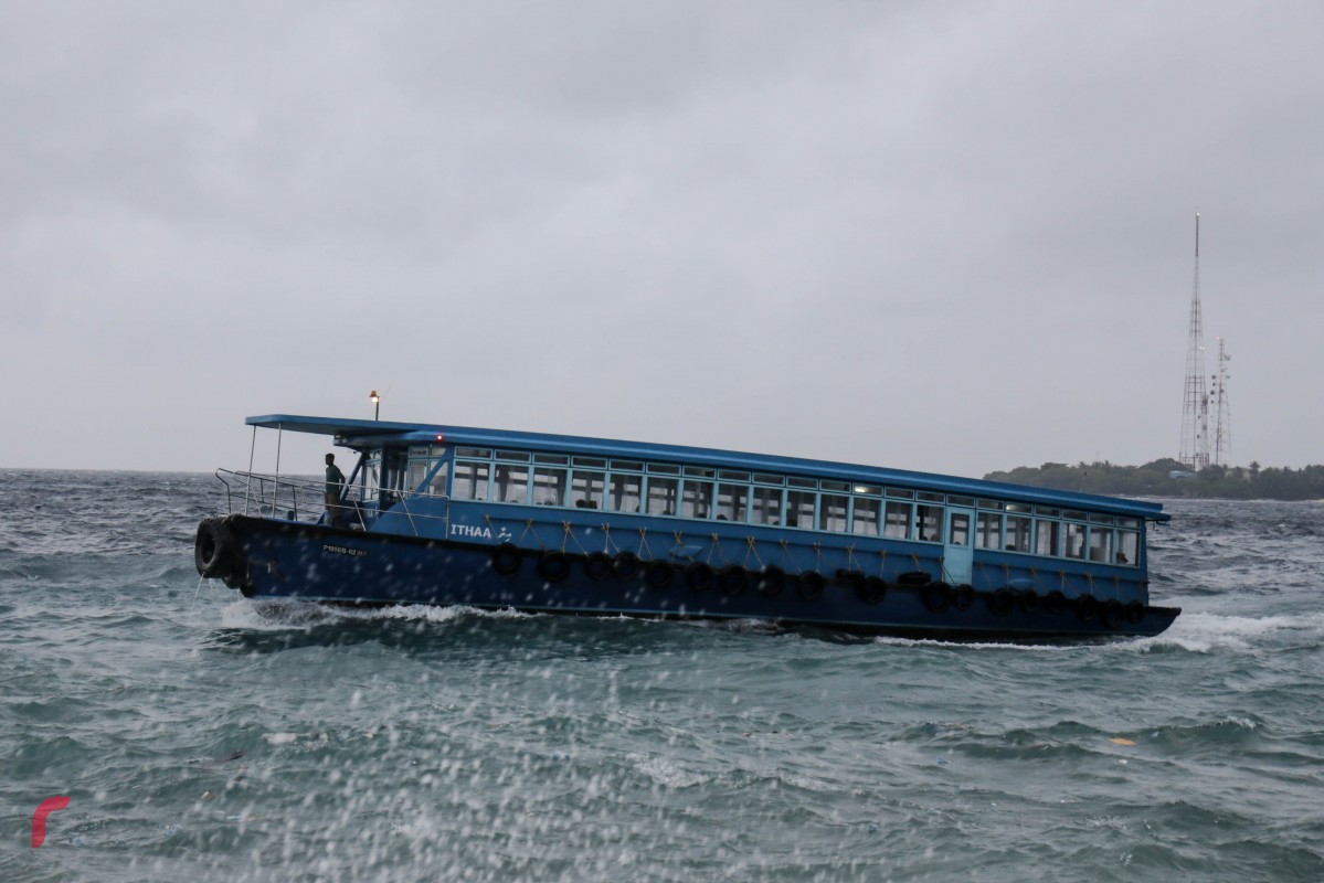 ނޮވެމްބަރު 30، 2017: ސްރީ ލަންކާ ކައިރީގައި އުފެދިފައިވާ ކޮޅިގަނޑުގެ ބާރުގަދަވެ ތޫފާނަކަށް ބަދަލުވެ ތޫފާނުގެ އަސަރު ރާއްޖެއަށް ކުރަމުންގެންދާތީ ކޯސްޓްގާޑްއިން ވަނީ މޫސުމަށް ސަމާލުވުމަށާއި ކޮންމެހެން ކުރަންޖެހޭ ދަތުރެއް ފިޔަވައި އިތުރު ދަތުރު ނުކުރުމަށް އިލްތިމާސްކޮށްފައި