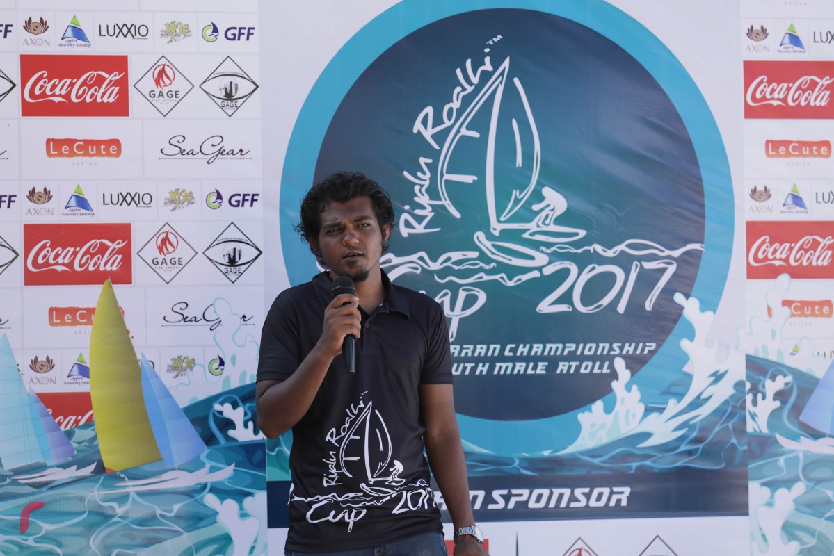 ޑިސެމްބަރު 6، 2017: ފަންއައިލެންޑް ރިޒޯޓްގައި ކުރިއަށް ދިޔަ ރިޔަލު ރޯޅި ކަޕް 2017 ކެޓަމަރާން ޗެެލެންޖްގެ ތެރެއިން، މި މުބާރާތުގައި 5 ޓީމް އަކުން ބައިވެރިވެފައިވާއިރު އެއްވަނަ ހޯދާފައިވަނީ އަދާރަން ވޯޓާ ޕްރޫފް ޓީމްއިން.---ފޮޓޯ: މުހައްމަދު ޝަރުހާން/ރާއްޖެ އެމްވީ