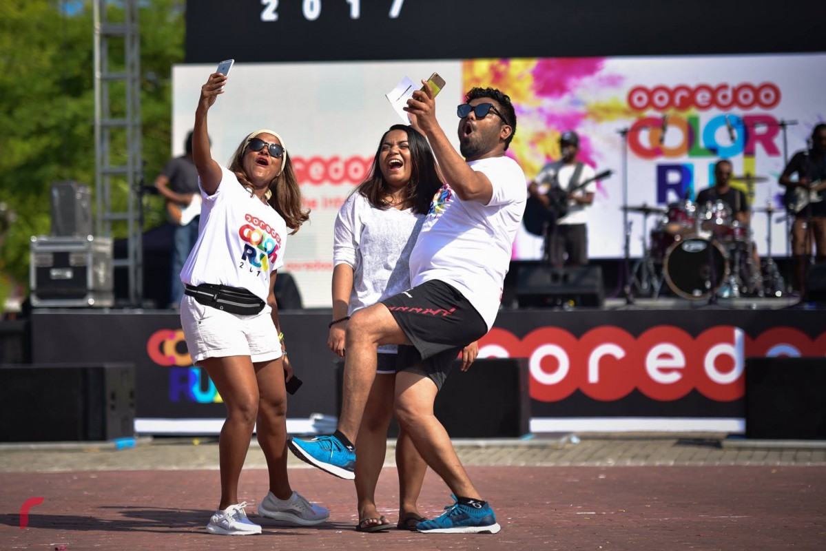 ޑިސެމްބަރު 08، 2017: އޫރީދޫއިން އިންތިޒާމު ކޮށްގެން ހުޅުމާލޭގައި ކުރިއަށް ގެންދިޔަ އޫރީދޫ 'ކަލަރ ރަން' ގެ ތެރެއިން ، މި ހަރަކާތުގައި ގިނަ އަދަދެއްގެ ބަޔަކު ބައިވެރިވި.