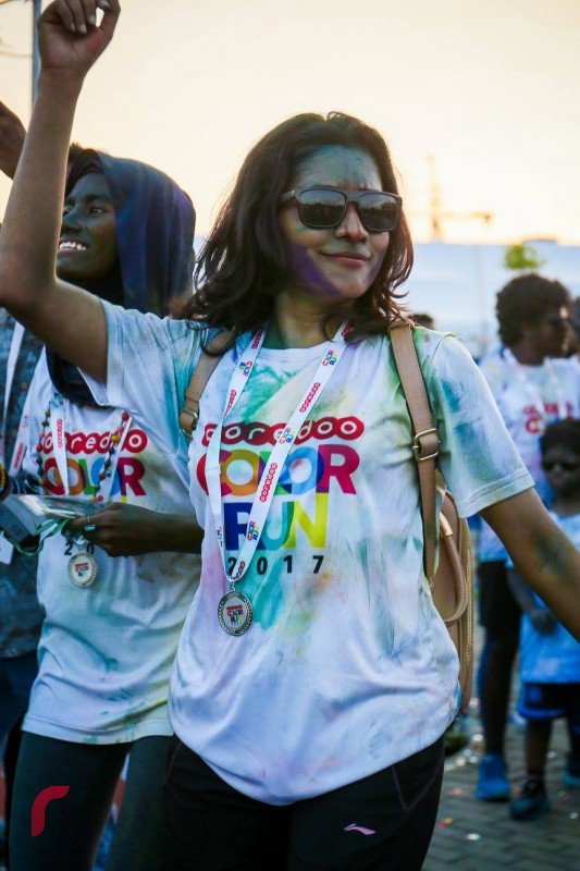 ޑިސެމްބަރު 08، 2017: އޫރީދޫއިން އިންތިޒާމު ކޮށްގެން ހުޅުމާލޭގައި ކުރިއަށް ގެންދިޔަ އޫރީދޫ 'ކަލަރ ރަން' ގެ ތެރެއިން ، މި ހަރަކާތުގައި ގިނަ އަދަދެއްގެ ބަޔަކު ބައިވެރިވި.