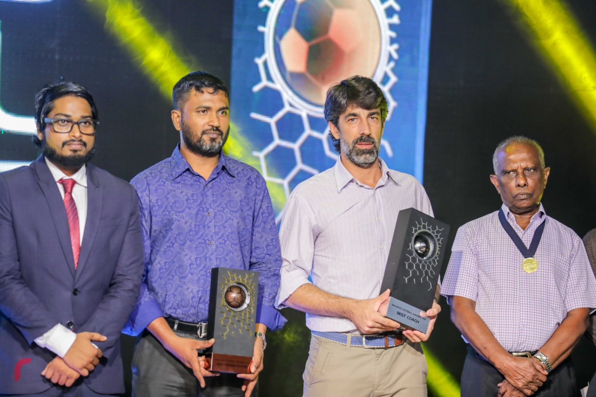 ޑިސެމްބަރު 16، 2017: އެފްއޭއެމް އާއި މޯލްޑިވްސް ފުޓްބޯލް ޑޮޓްކޮމް ގުޅިގެން ކުރިއަށްގެންދިޔަ މޯލްޑިވްސް ފުޓްބޯލް އެވޯޑްސް ނައިޓްގެ ތެރެއިން