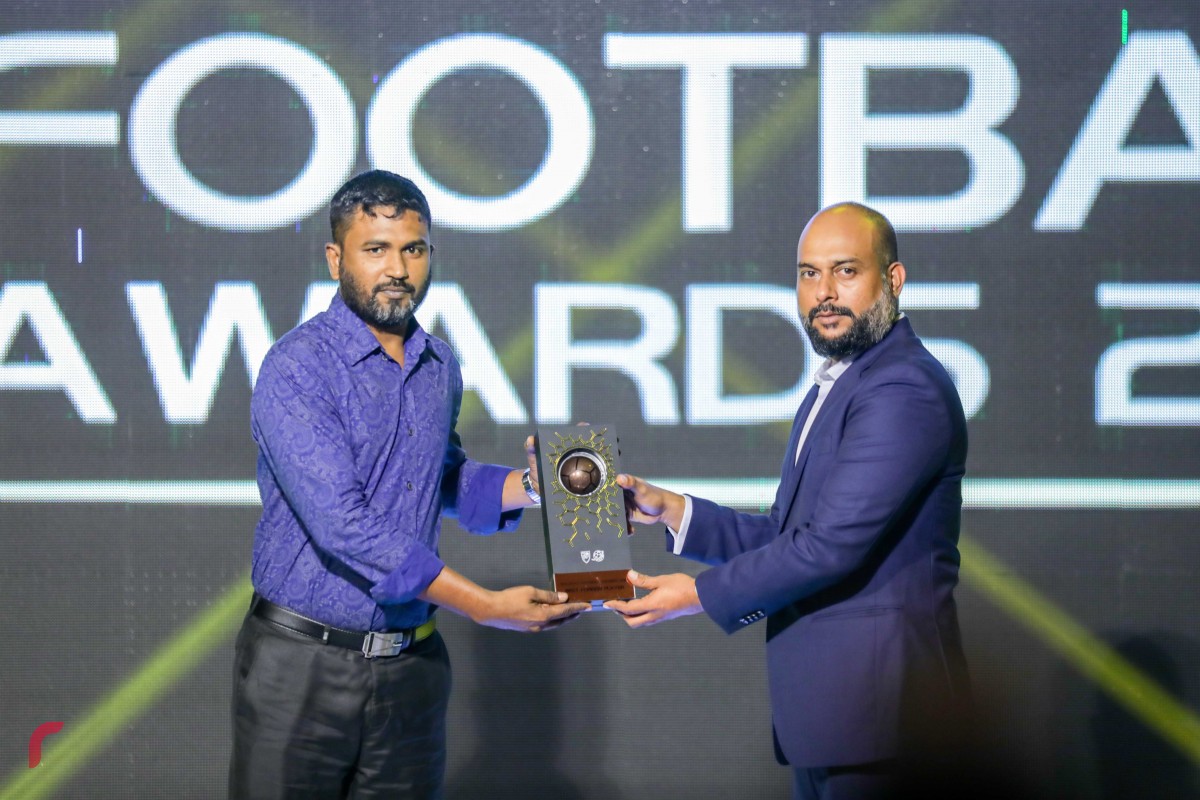 ޑިސެމްބަރު 16، 2017 :އެންމެ މޮޅު ފޮރިން ޕްލޭޔަރަކަށް ނިއުގެ އެޑްރިއަން ގަލާޑޯ ހޮވުމުން އޭނާގެ ބަދަލުގައި އެޓީމުގެ މެނޭޖަރު އެވޯޑާ ހަވާލުވަނީ 