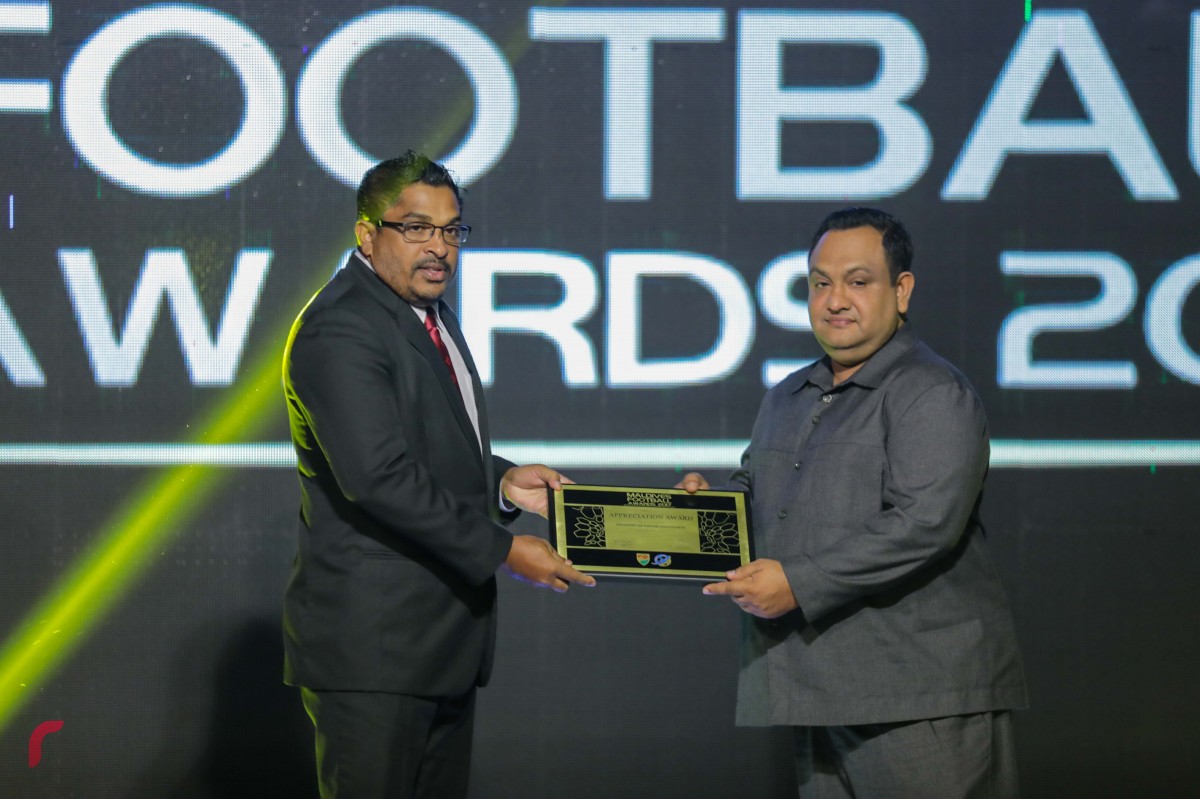 ޑިސެމްބަރު 16، 2017 : އެފްއޭއެމްއާއި  މޯލްޑިވްސް ފުޓްބޯލް ޑޮޓްކޮމް ގުޅިގެން ކުރިއަށްގެންދިޔަ މޯލްޑިވްސް ފުޓްބޯލް އެވޯޑްސް ނައިޓްގެ ތެރެއިން