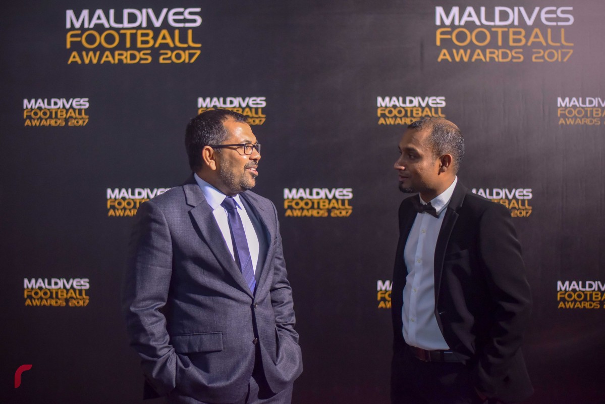 ޑިސެމްބަރު 16، 2017 : އެފްއޭއެމްގެ ޖެނެރަލް ސެކެޓްރީ ހުސެއިން ޖަވާޒް (ކ) އަދި ޓޫރިޒަމް މިނިސްޓަރު މޫސާ ޒަމީރު (ވ) 