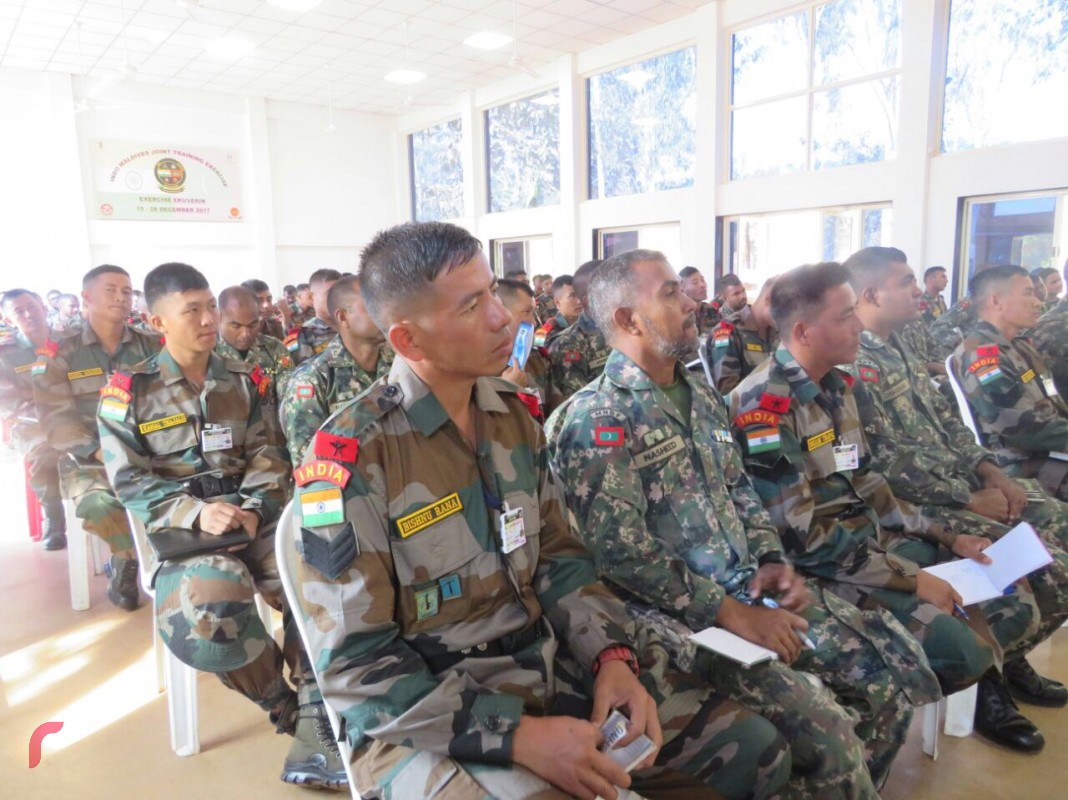 ޑިސެމްބަރު 19، 2017: އިންޑިއާގައި ދިވެހި އަސްކަރިއްޔާގެ ސިފައިންނާއި އިންޑިއާ ސިފައިން ގުޅިގެން ކުރިއަށްގެންދާ ތަމްރީންތަކުގެ ތެރެއިން