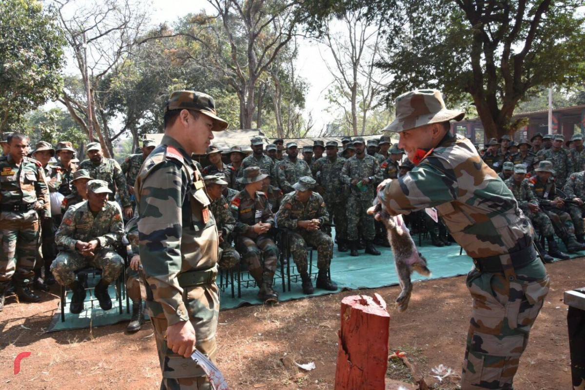 ޑިސެމްބަރު 19، 2017: އިންޑިއާގައި ދިވެހި އަސްކަރިއްޔާގެ ސިފައިންނާއި އިންޑިއާ ސިފައިން ގުޅިގެން ކުރިއަށްގެންދާ ތަމްރީންތަކުގެ ތެރެއިން، މި ތަމްރީންތަކުގައި ހަނަފަސް ތަންތަނުގައި ކަންކުރާނެ ގޮތްތަކުގެ އިތުރުން ތަފާތު އެކި ޑްރިލްތައް ވަނީ ކުރިއަށް ގެންގޮސްފައި