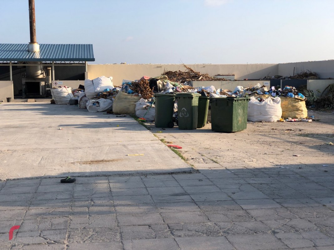 ކުނި މެނޭޖްކުރާ ސެންޓަރެއް