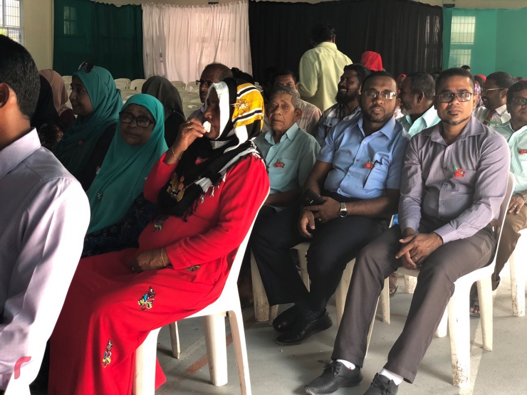 ޑިސެމްބަރު 26، 2017: 2004 ގެ ސުނާމީ އާއި ގުޅިގެން ފާހަގަ ކުރަމުން އަންނަ ގައުމީ އެއްބައިވަންތަކަމުގެ ދުވަސް ފާހަގަކުރުމަށް ރ.ދުވާފަރުގައި މިއަދު ބޭއްވުނު ޖަލްސާގެ ތެރެއިން