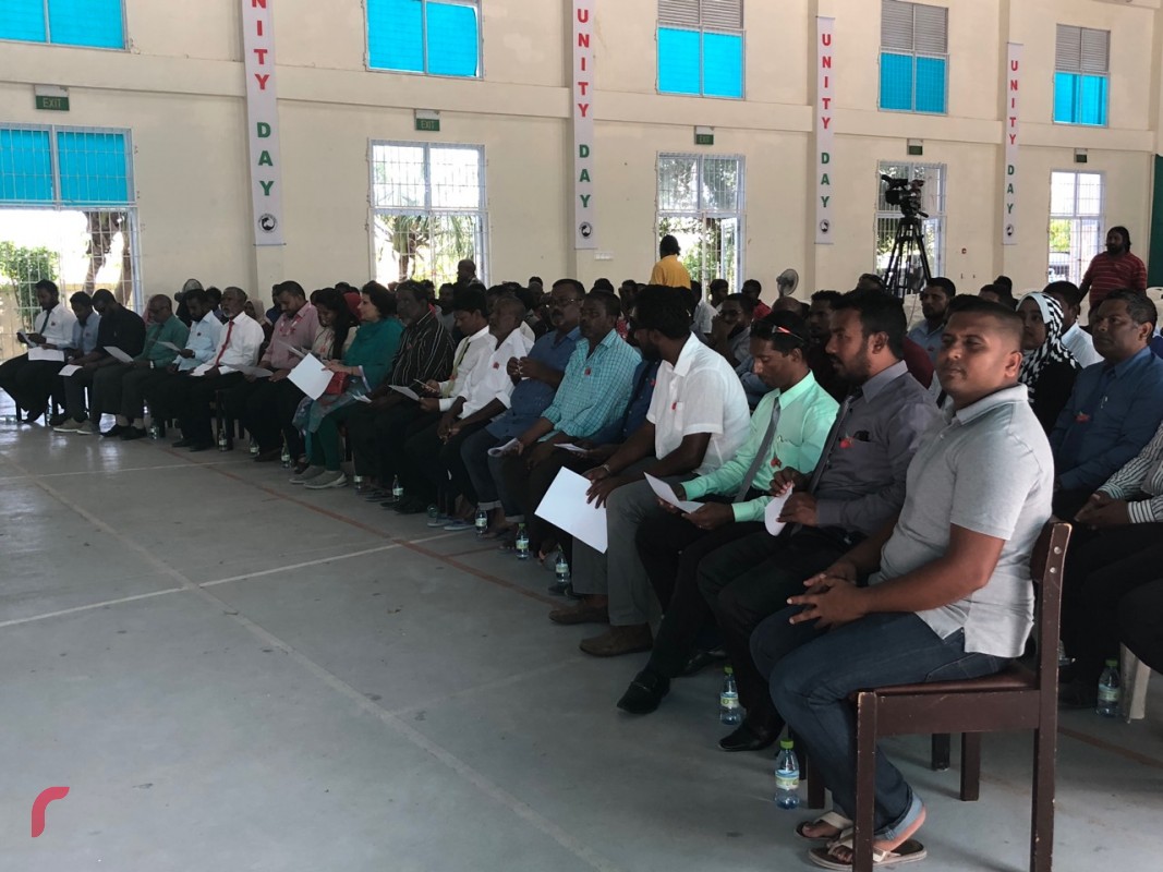 ޑިސެމްބަރު 26، 2017: 2004 ގެ ސުނާމީ އާއި ގުޅިގެން ފާހަގަ ކުރަމުން އަންނަ ގައުމީ އެއްބައިވަންތަކަމުގެ ދުވަސް ފާހަގަކުރުމަށް ރ.ދުވާފަރުގައި މިއަދު ބޭއްވުނު ޖަލްސާގެ ތެރެއިން