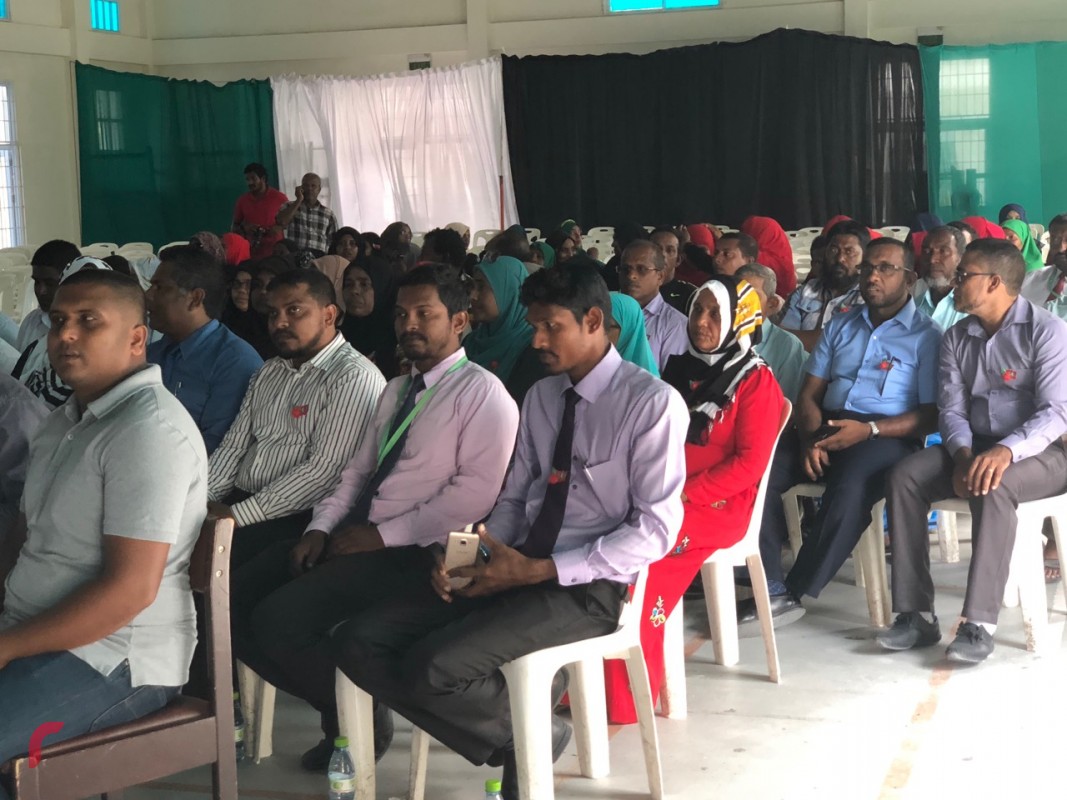 ޑިސެމްބަރު 26، 2017: 2004 ގެ ސުނާމީ އާއި ގުޅިގެން ފާހަގަ ކުރަމުން އަންނަ ގައުމީ އެއްބައިވަންތަކަމުގެ ދުވަސް ފާހަގަ ކުރުމަށް ރ.ދުވާފަރުގައި މިއަދު ބޭއްވުނު ޖަލްސާގެ ތެރެއިން