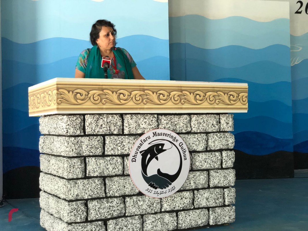 ޑިސެމްބަރު 26، 2017: ގައުމީ އެއްބައިވަންތަކަމުގެ ދުވަސް ފާހަގަކުރުމަށް ރ.ދުވާފަރުގައި ބޭއްވުނު ޖަލްސާގައި ރެޑް ކްރެސެންޓް ގެ ފަރާތުން ވާހަކަ ދައްކަވަނީ