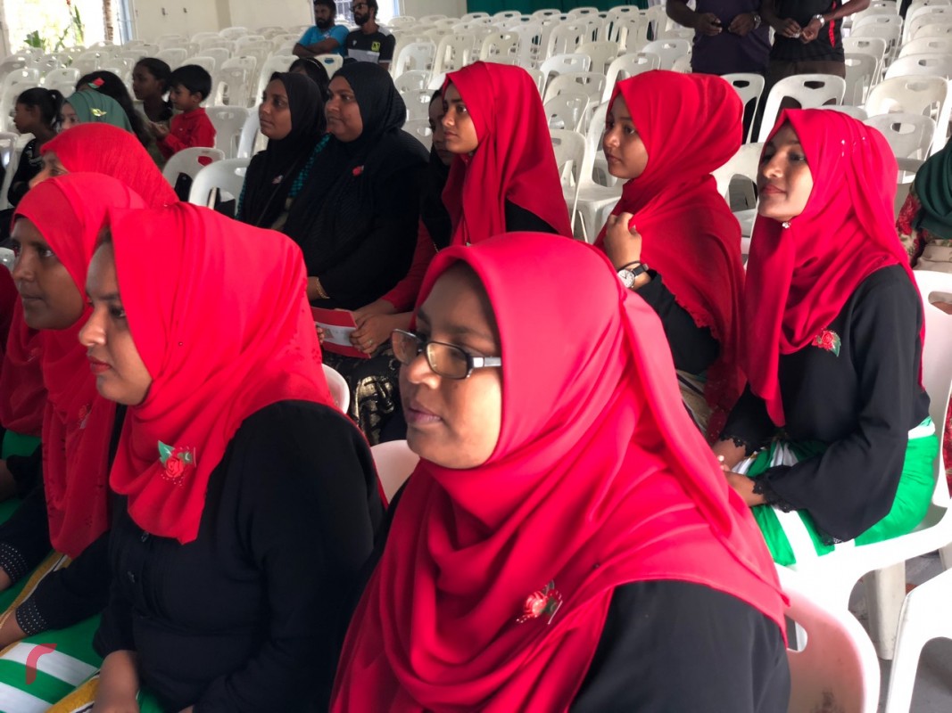 ޑިސެމްބަރު 26، 2017: 2004 ގެ ސުނާމީ އާއި ގުޅިގެން ފާހަގަ ކުރަމުން އަންނަ ގައުމީ އެއްބައިވަންތަކަމުގެ ދުވަސް ފާހަގަ ކުރުމަށް ރ.ދުވާފަރުގައި ބޭއްވުނު ޖަލްސާގެ ތެރެއިން