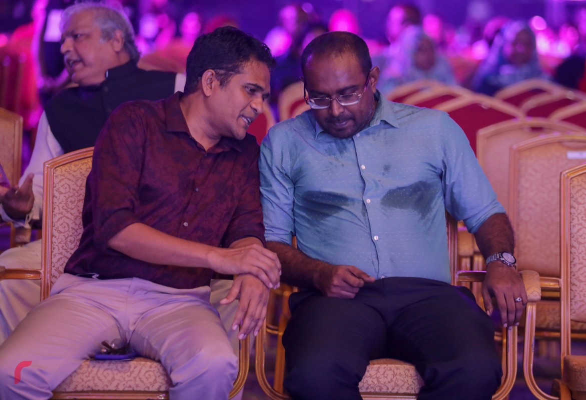 ޑިސެމްބަރު 31، 2017: އަލިމަސް ކާނިވަލް ސަރަހައްދުގައި ކުރިއަށް ދިޔަ 'ވެލްކަމް 2018" މިއުޒިކް ޝޯވގައި ސަރުކާރަށް ތާޢީދު ކުރަށްވާ މަޖިލިސް މެމްބަރުން ބައިވެރިވެވަޑައިގަންނަވަނީ