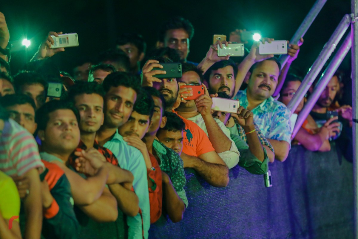 ޑިސެމްބަރު 31، 2017: އަލިމަސް ކާނިވަލް ސަރަހައްދުގައި ކުރިއަށް ދިޔަ 'ވެލްކަމް 2018" މިއުޒިކް ޝޯވގެ ތެރެއިން، މި ޝޯވައަށް ގިނަ ބައެއްގެ ތަރުޙީބު ވަނީ ލިބިފައި