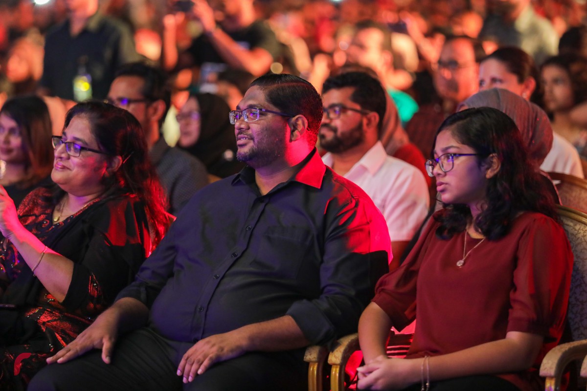 ޑިސެމްބަރު 31، 2017: އަލިމަސް ކާނިވަލް ސަރަހައްދުގައި ކުރިއަށް ދިޔަ 'ވެލްކަމް 2018" މިއުޒިކް ޝޯވގައި އެޓާނީ ޖެނެރަލް އަނިލް ބައިވެރިވެ ވަޑައިގަންނަވަނީ