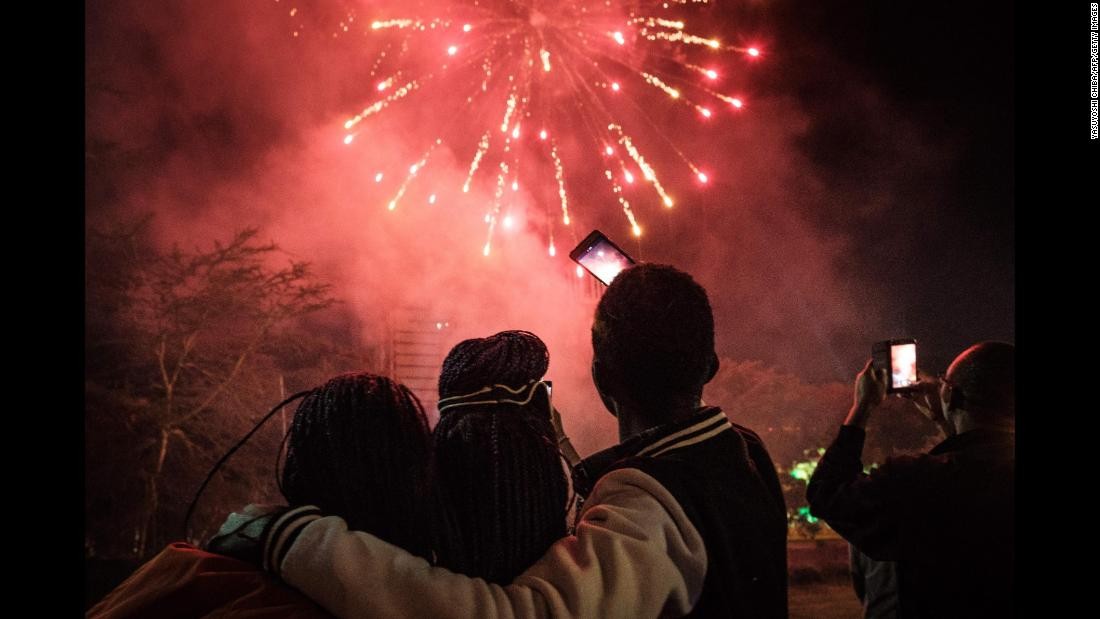 ޖެނުއަރީ 1، 2018: ނައިރޯބީގައި އައު އަހަރު ފާހަގަކުރުމަށް ހަވާ އަރުވަނީ