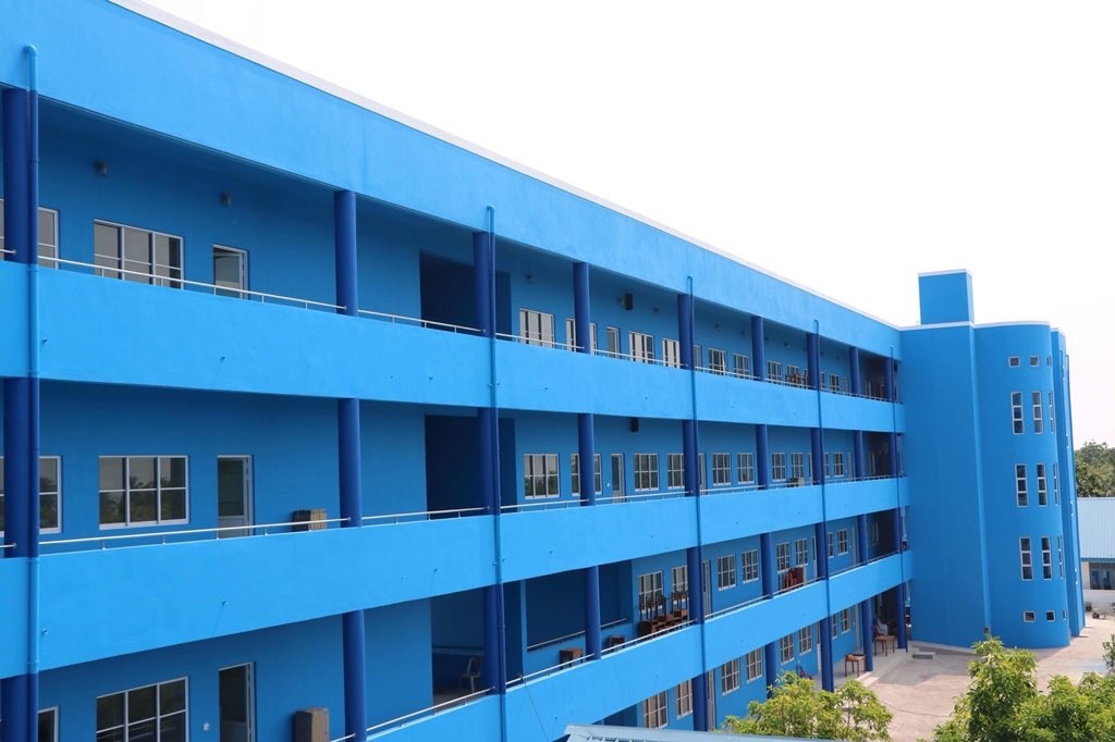 9 ޖެނުއަރީ 2018: ށ މިލަންދޫ ސްކޫލްގެ އައު އިމާރާތުގައި 29 ކްލާސް ރޫމް ހިމެނޭއިރު 2 ލައިބްރަރީ އާއި 4 ލެބް ހިމެނެއެވެ.