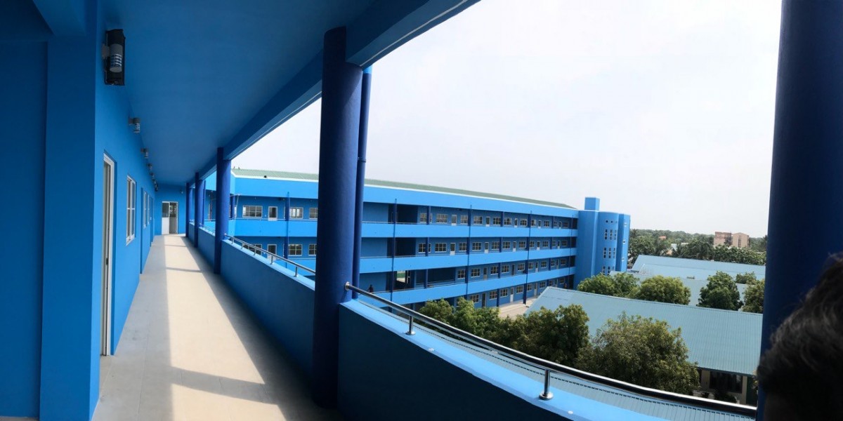 9 ޖެނުއަރީ 2018: 4 ބުރިއަށް އިމާރާތްކޮށްފައިވާ މި ސްކޫލްގައި 4 ލެބާއި 2 ލައިބްރަރީ  ހިމެނޭއިރު މިއީ މިހާތަނަށް އެންމެ ޖާގަ ތަނަވަސްކޮށް އަތޮޅު ތެރޭގައި އިމާރާތްކޮށްފައިވާ ސްކޫލްއެވެ.