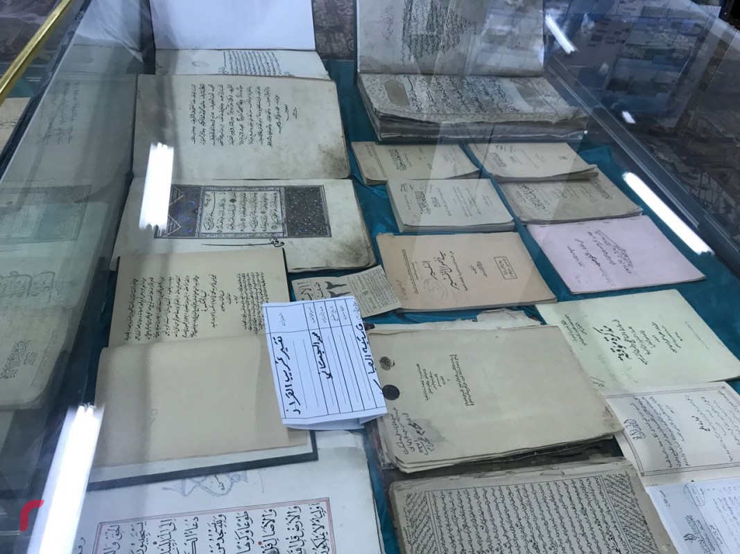 ޖެނުއަރީ 10، 2018: ތާއިފްގައި ހުންނަ އިބްނި އައްބާސް މިސްކިތްތެރޭގައި ހުންނަ ދާރުލް އާސާރު، މިތަނުގައި އެންމެ ކުރީގެ ފޮތްތައް ހިމެނޭ