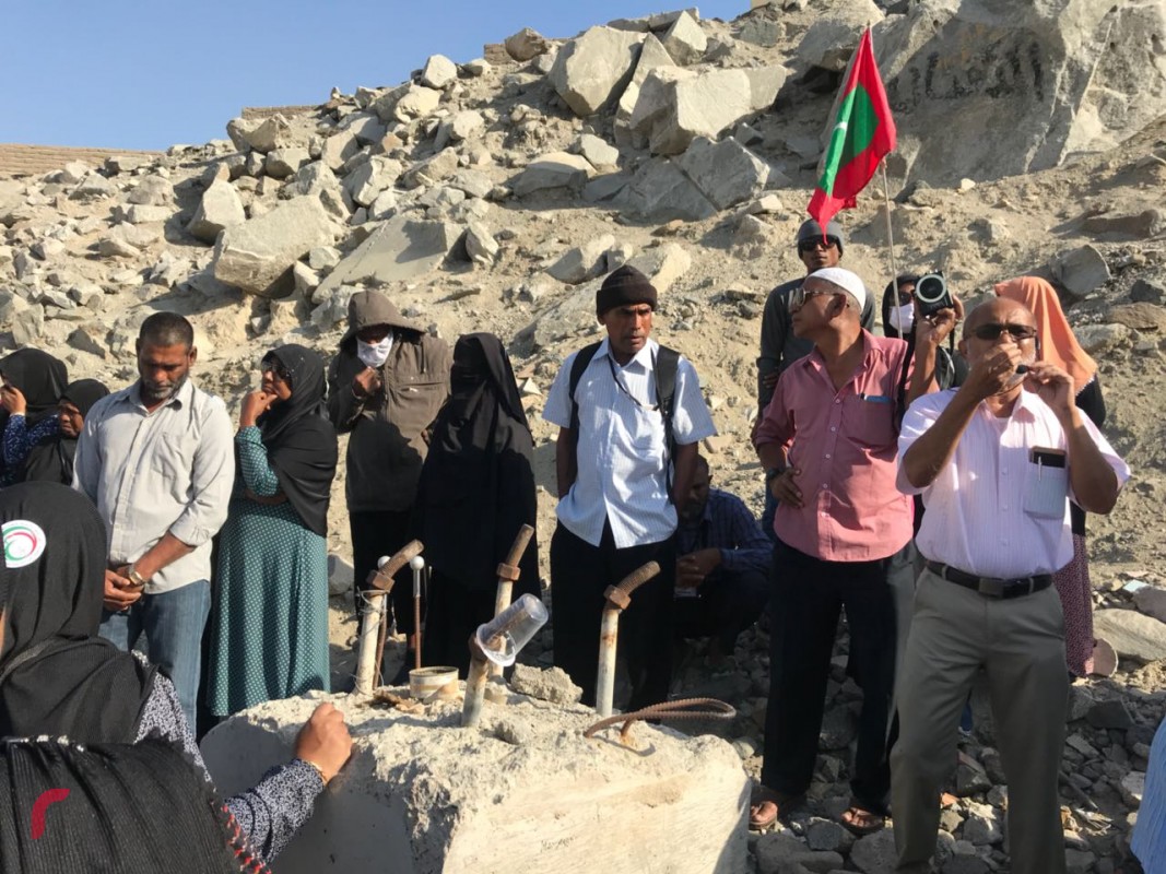 މީގެކުރިން ހައްޖަށް ދިޔަ ދިވެހި ހައްޖާޖީންތަކެއް ވެލާނާ އިންޓަނޭޝަނަލް އެރޕޯޓުގައި ފުރުމަށް ތައްޔާރުވެގެން