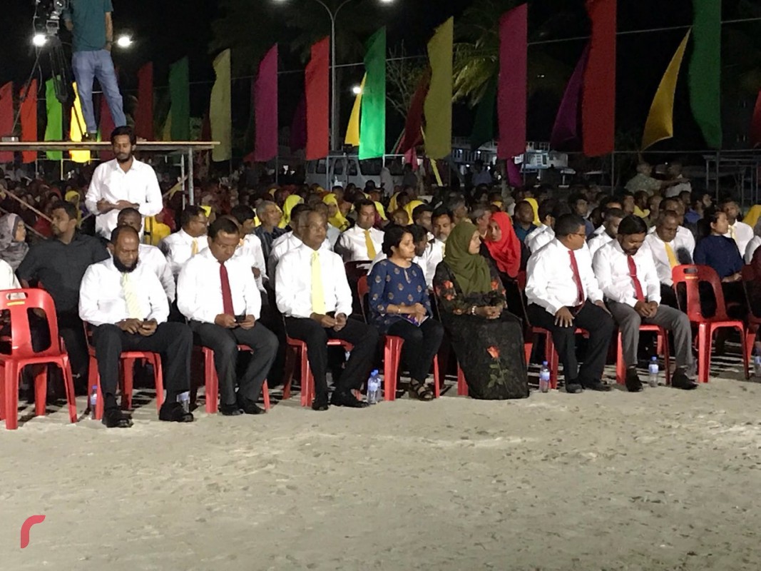 11 ޖެނުއަރީ 2017: ގުޅިފައިވާ އިއްތިހާދުން އިންތިޒާމްކޮށްގެން މާމިގިލީގައި ބޭއްވި ޖަލްސާ، މި ޖަލްސާގައި ގިނަ އަދަދެއްގެ މީހުން ވަނީ ބައިވެރިވެފައި