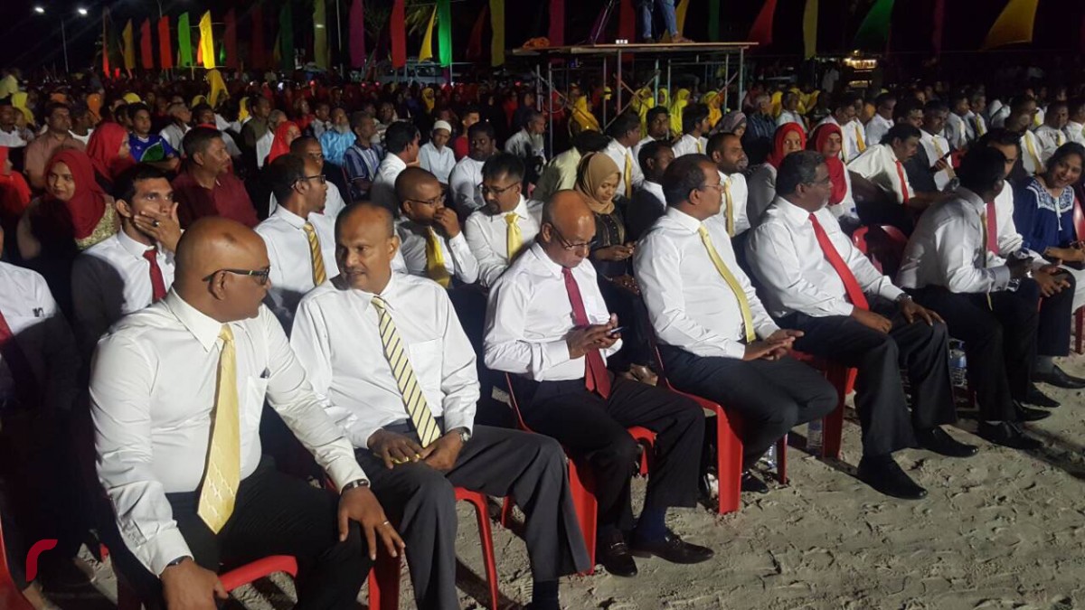 11 ޖެނުއަރީ 2017: ގުޅިފައިވާ އިއްތިހާދުން އިންތިޒާމްކޮށްގެން މާމިގިލީގައި ބޭއްވި ޖަލްސާ، މި ޖަލްސާގައި ގިނަ އަދަދެއްގެ މީހުން ވަނީ ބައިވެރިވެފައި