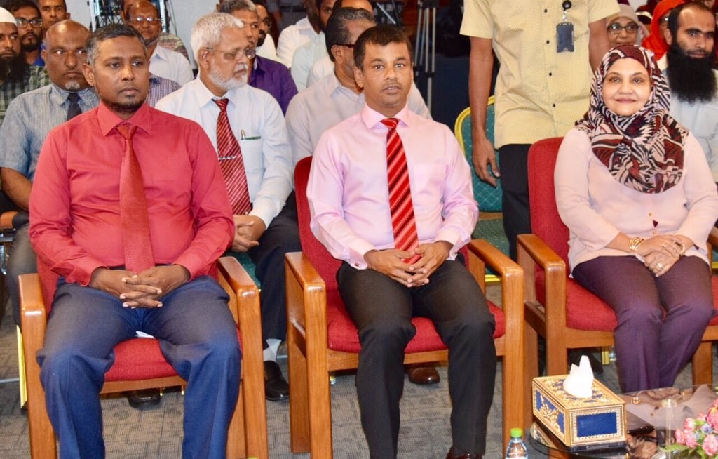 ޖެނުއަރީ 15، 2017: ޒަކާތު ފަންޑްގެ ފަރާތުން ބޯންމެރޯ ހެދުމަަށް ފުރުސަތުދީ އެކަމުގެ ލިޔުން ހަވާލުކުރުމަށް ބޭއްވި ހަފްލާގެ ތެރެއިން