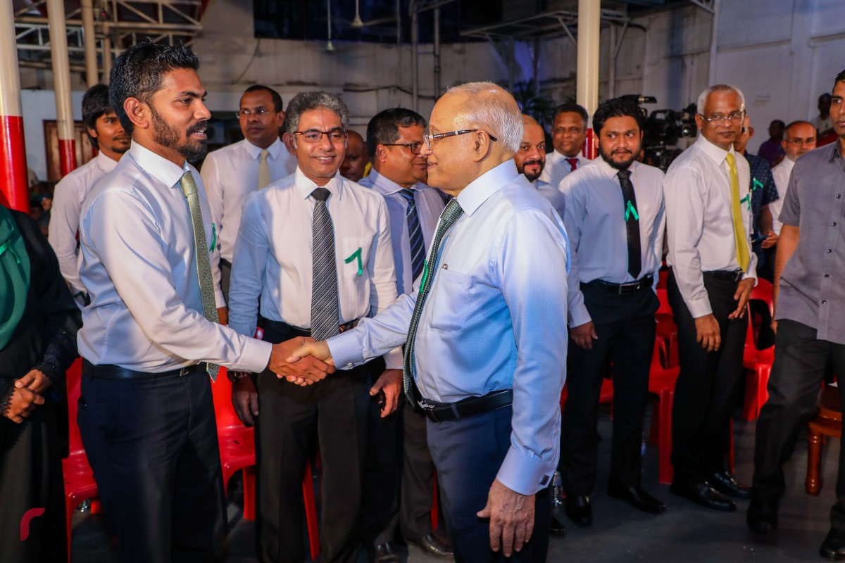 ޖެނުއަރީ 25، 2018: އަދާލަތު ޕާޓީގެ ރައީސް ޝެއިޚް އިމްރާން ޖަލު ބަންދުގައި ހުންނަވާތާ 1000 ދުވަސް ފުުރުމާ ގުޅިގެން އިދިކޮޅު އިއްތިހާދުން ކުނޫޒުގައި ބޭއްވި ޖަލްސާގެ ތެރެއިން 