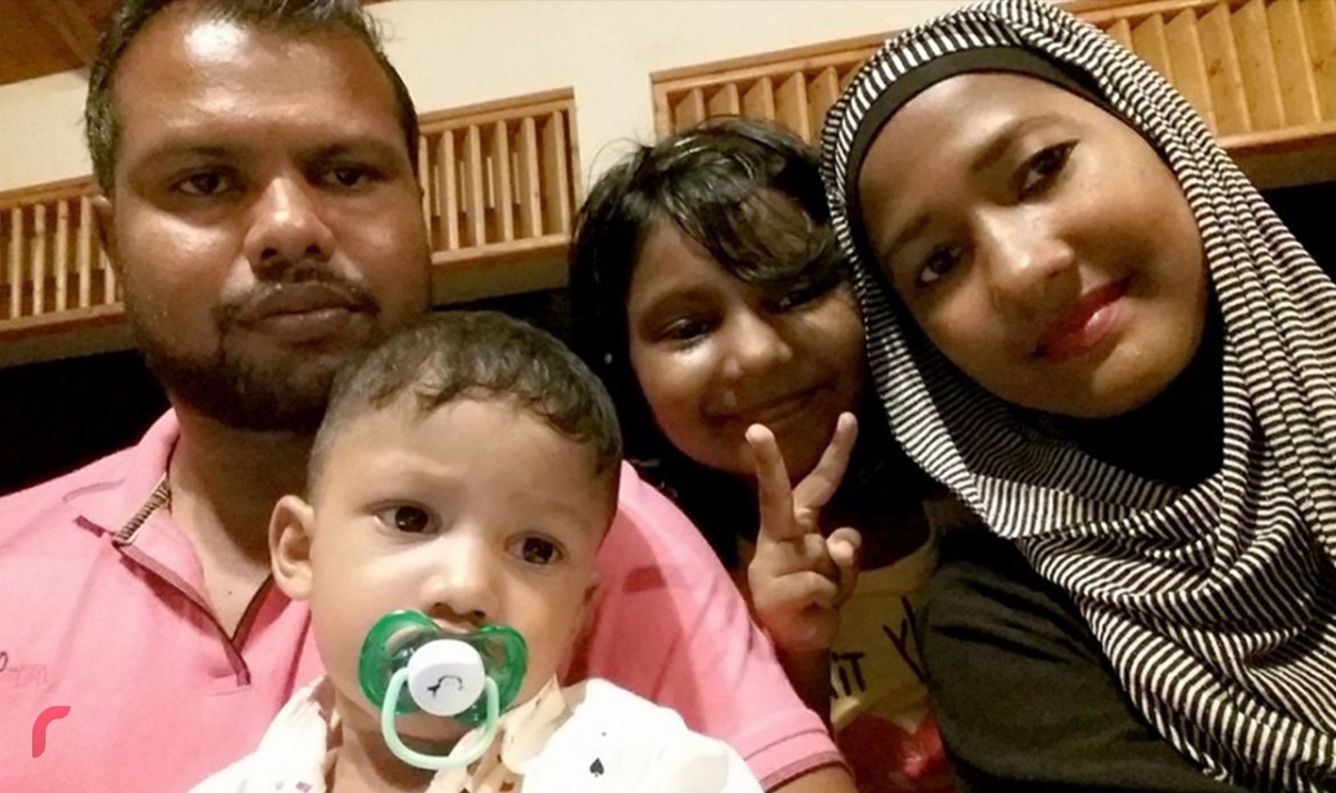 ބަރިއްޔާ އޭނާގެ އާއިލާ އާއި އެކު، އެދެނީ ދީލަތި އެހީތެރިކަމަށް