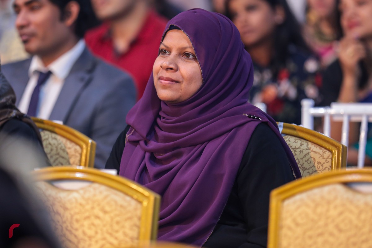 ޖެނުއަރީ 26، 2018 : އިންޑިއާގެ 69 ވަނަ ޖުމްހޫރީ ދުވަހުގެ މުނާސަބަތުގައި ޣިޔާސުއްދީން އިންޓަނޭޝަނަލް ސްކޫލްގައި ބޭއްވި ހާއްސަ ހަފްލާގައި މަކުނުދޫ ދާއިރާގެ މެމްބަރު އަނާރާ ނައީމް ބައިވެރިވެ ވަޑައިގަންނަވަނީ -- ފޮޓޯ: މުހައްމަދު ޝަރުހާން