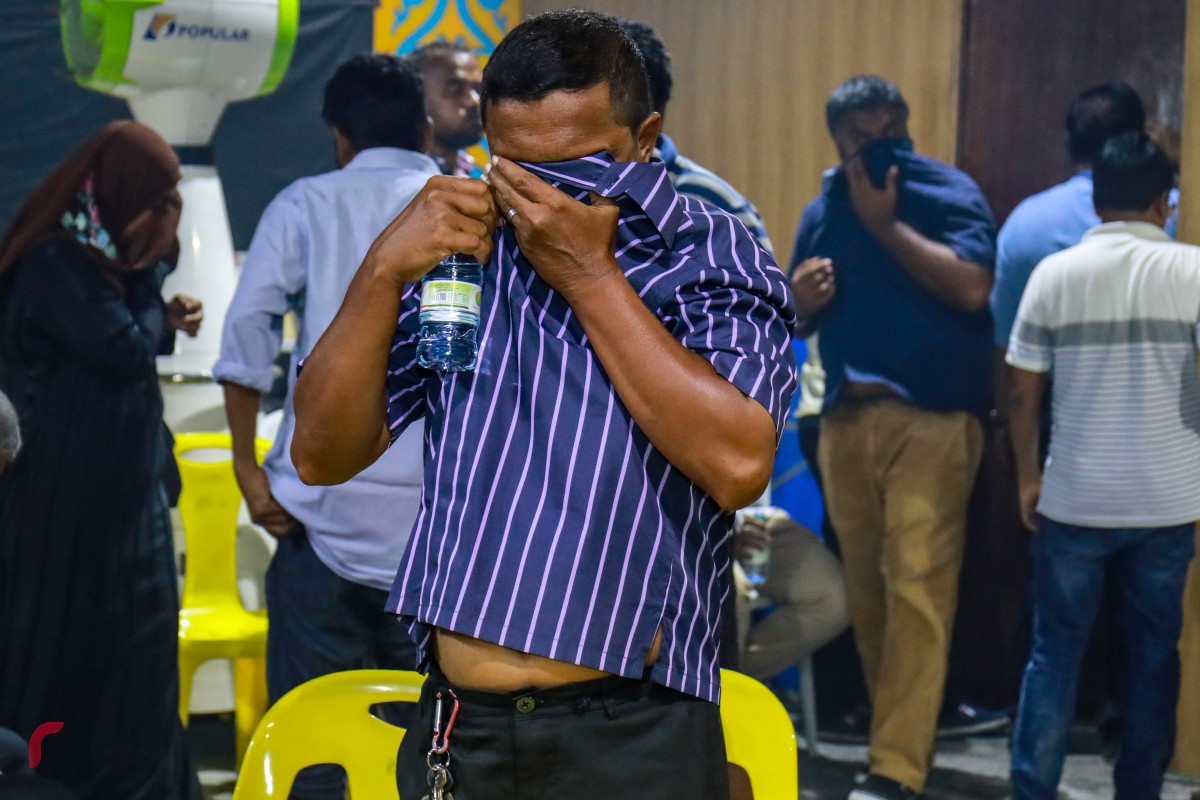 ފެބްރުއަރީ 1، 2018: މީހެއްގެ މޫނަށް ޕެޕާ ސްޕްރޭ ޖަހާފައި  -- ފޮޓޯ: މުހައްމަދު ޝަރުހާން