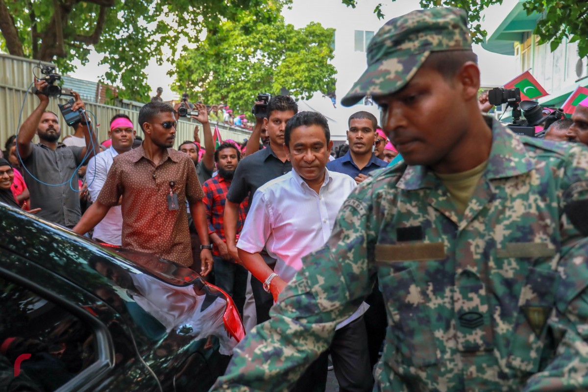 ފެބްރުއަރީ 3، 2018: ސުޕްރީމް ކޯޓުން ނެރުނު ކުއްލި އަމުރާއެކު ރައީސް ޔާމީންއަށް ތާއީދު އޮތްކަން ދެއްކުމަށް ވެސްޓް ޕާކް ސަރަހައްދު ޖަގަހައިގައި ބޭއްވި އެއްވުމުގެ ތެރެއިން -- ފޮޓޯ: މުހައްމަދު ޝަރުހާން