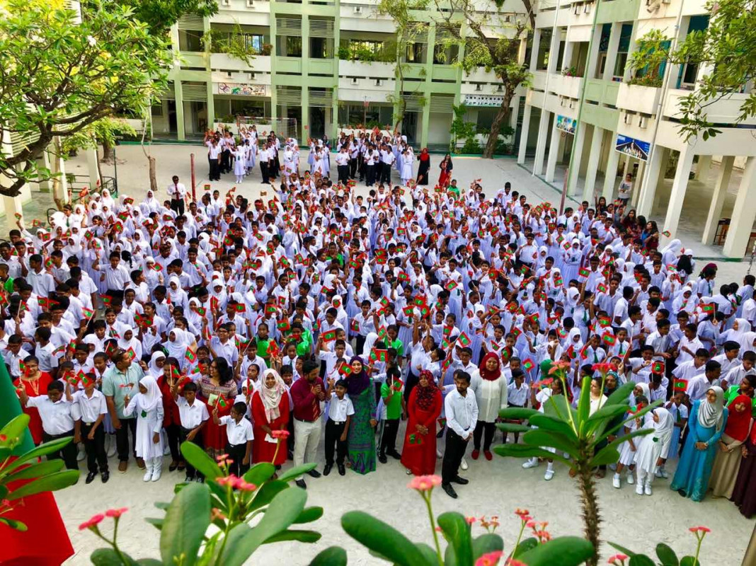 ފެބްރުއަރީ 21، 2018: ރާއްޖޭގެ ސްކޫލްތަކުގައި ބައިނަލްއަގްވާމީ މާދަރީ ބަހުގެ ދުވަސް ފާހަގަ ކުރުމުގެ ގޮތުން ޙާއްސަ ހަރަކާތްތަކެއް ކުރިއަށް ގެންދަނީ