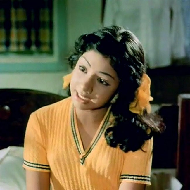 ސްރީދޭވީ 1975 ވަނަ އަހަރު "ޖޫލީ" ފިލްމްގައި، ސްރީ ދޭވި ފިލްމީ ދާއިރާއަށް ނުކުތީ އުމުރުން ހަތަރު އަހަރުގައި